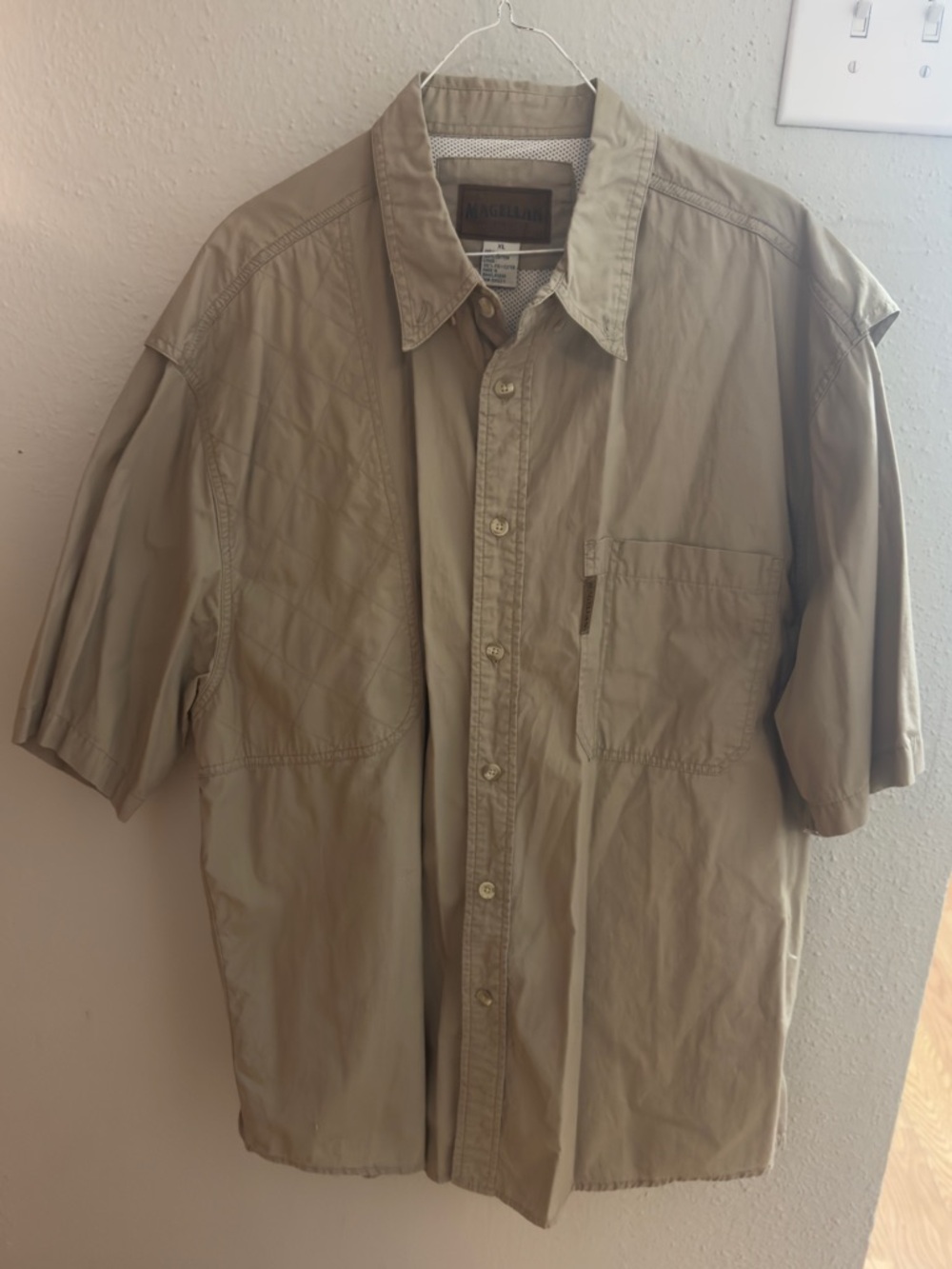 Magellan Sportswear Men's XL Khaki Shooting Shirt Quilted Shoulder Vented